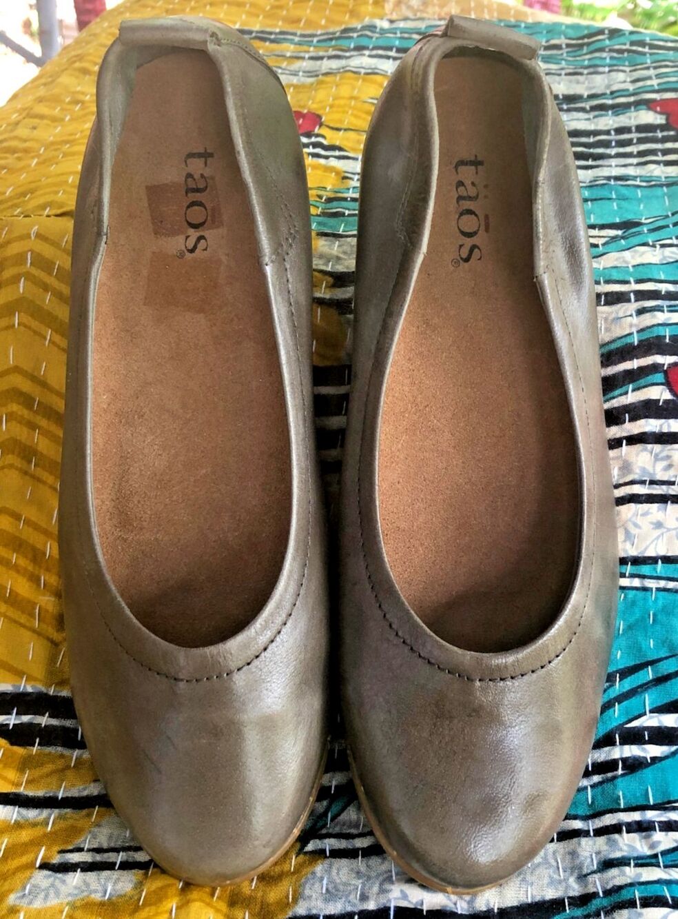 Taos Leather Ballet Flats Size 37 / US 6.5 Khaki Taupe NEW Never Worn Sample